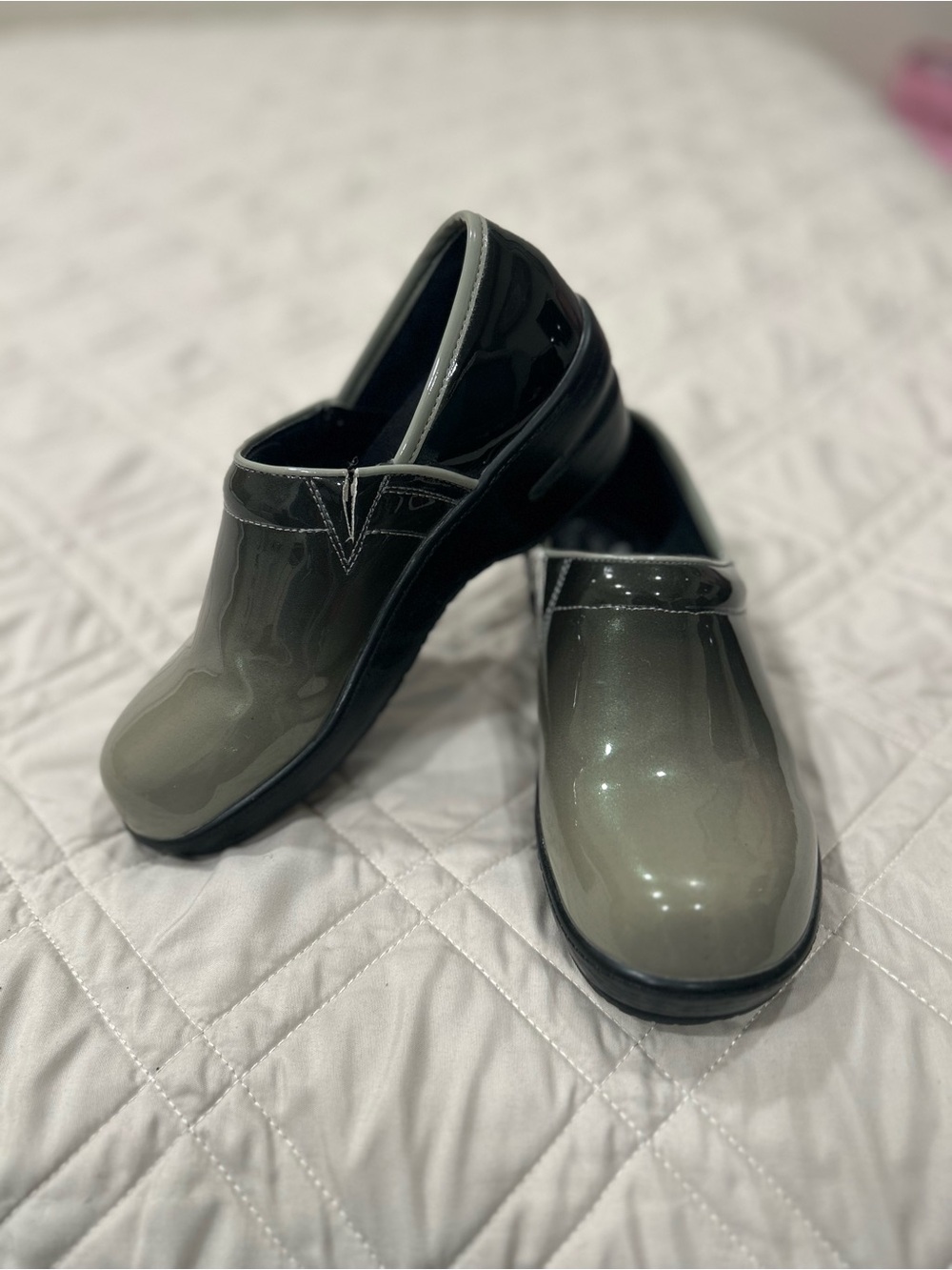 Spring Step Women's Glossy Ombre Mules in Black and Gray
